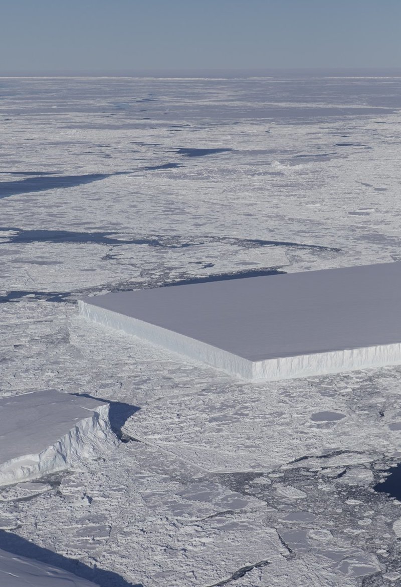 Рай для перфекциониста: ученые нашли айсберг идеальной прямоугольной формы