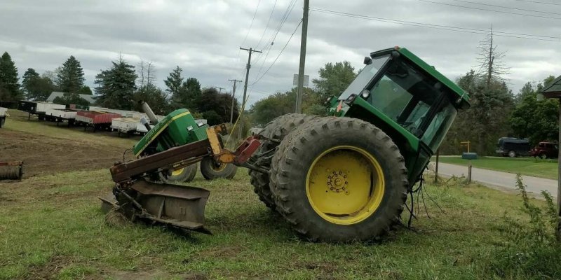 Трактор порвался на работе