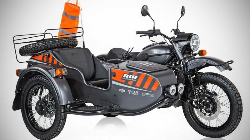Ural Air: мотоцикл со взлётно-посадочной площадкой для квадрокоптера