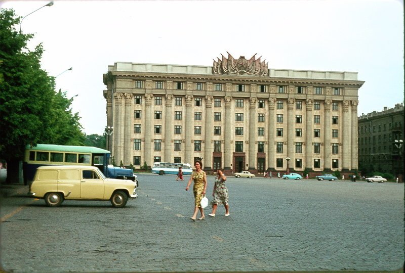 Автомобилями времен СССР. Часть 3