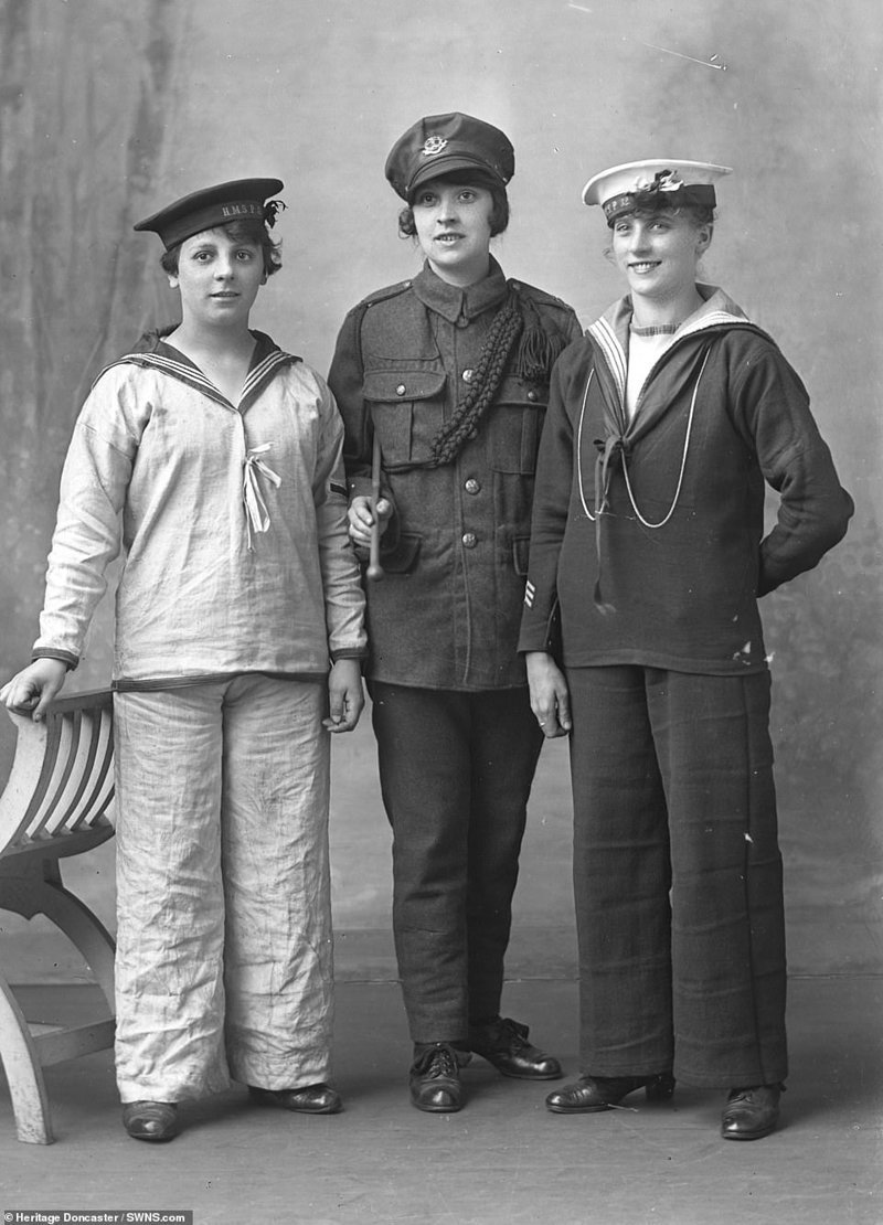 С началом Первой мировой войны, многие женщины заняли рабочие места, на которых раньше работали только мужчины