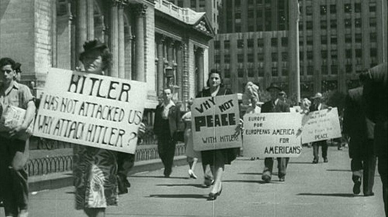 Американские демократические социалисты против войны с немцами на пикете в Нью-Йорке, 1941: «Почему не мир с Гитлером ?» 