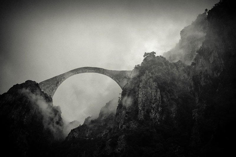 Мост в горах Пиндос, Греция. 
