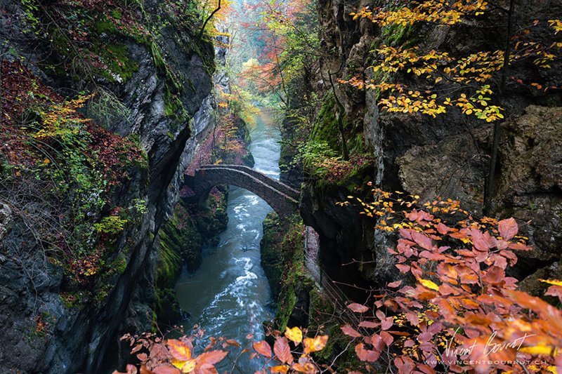 Мост в ущелье De L'Areuse, Швейцария 