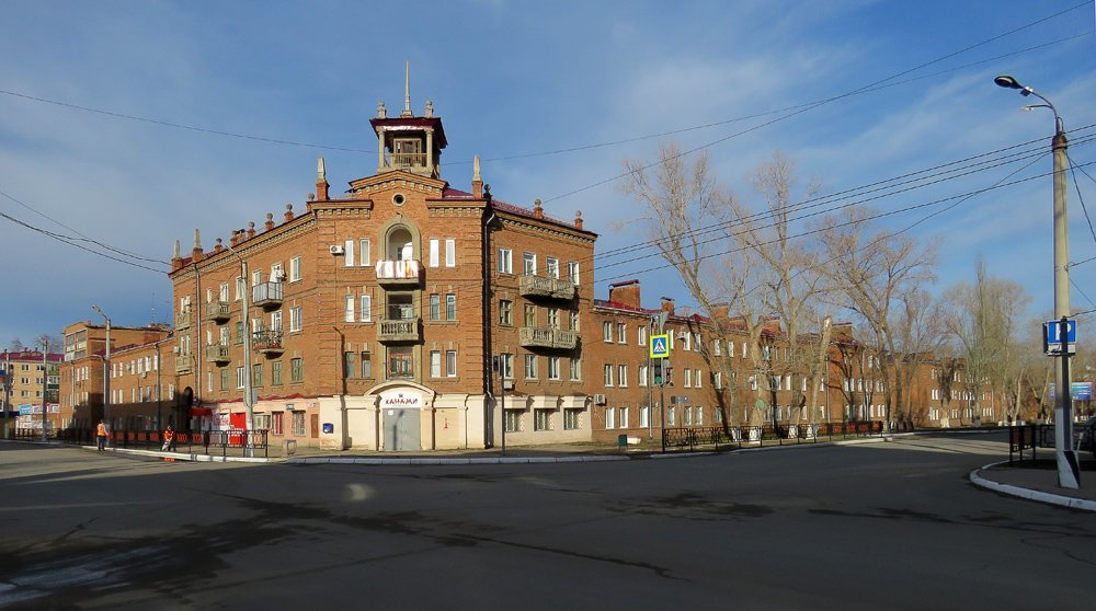 Самарская область улица. Город Чапаевск Самарской области. Ленина Пионерская Чапаевск. Чапаевск 2000 год. Завод Ушакова Чапаевск.