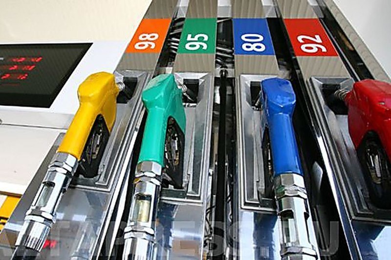 Нефтяники попросили правительство о росте цен на бензин на 5 руб. за литр