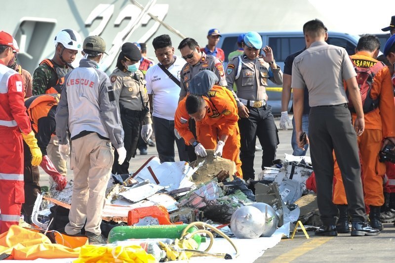 Последнее селфи: пассажир упавшего самолета успел попрощаться с женой