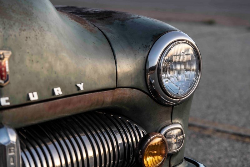 Полностью электрический Mercury Coupe 1949  с сердцем Теслы