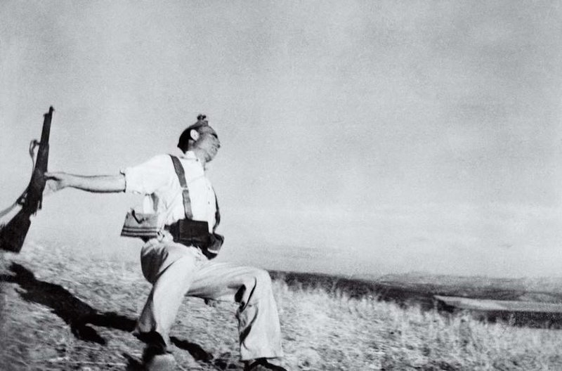 Павший солдат, Роберт Капа, 1936.