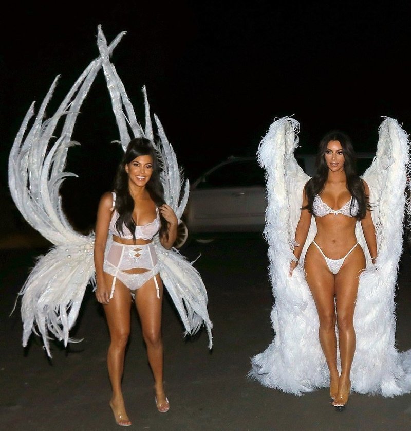 Сестренки Кардашьян устроили ангельский трэш на Хэллоуин