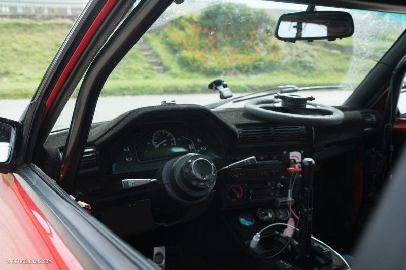Эволюция омологации: идеальный BMW E30 M3 из Англии