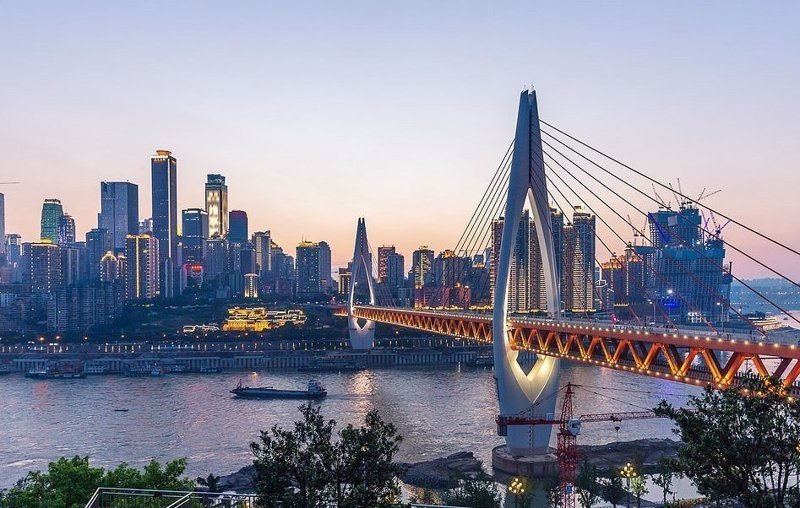 Один из мостов в Чуньцине, четвертом по величине городе Китая