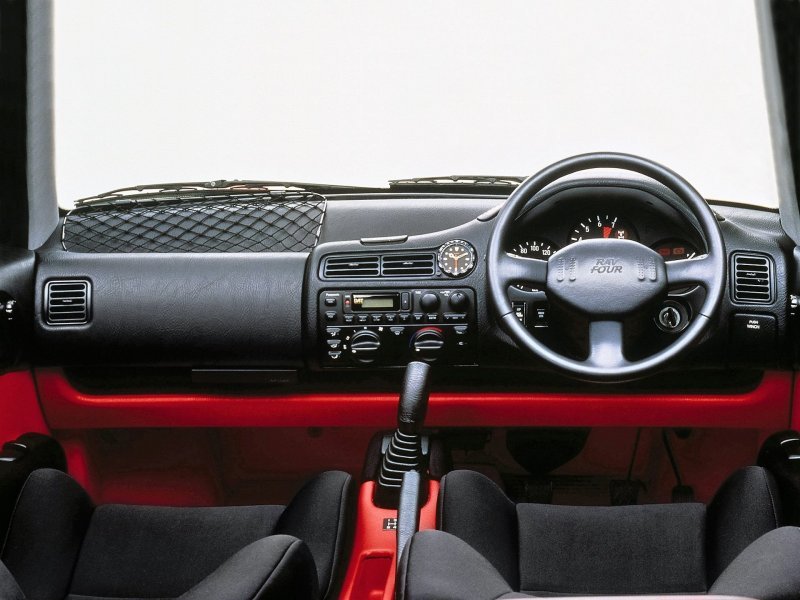 Toyota RAV4 первого поколения отмечает 25-летний юбилей