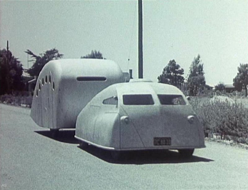 1936,  General Motors. Стримлайновый аэродинамический автопоезд-моторхоум был построен авиационным инженером Анджело Р. Ноублом из Огайо сразу после Второй Мировой.
