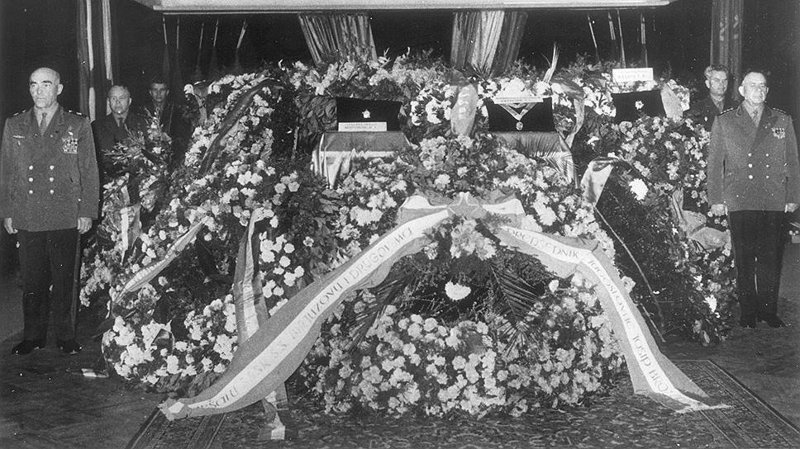 Можно ли давать аэропорту имя виновника авиакатастрофы?