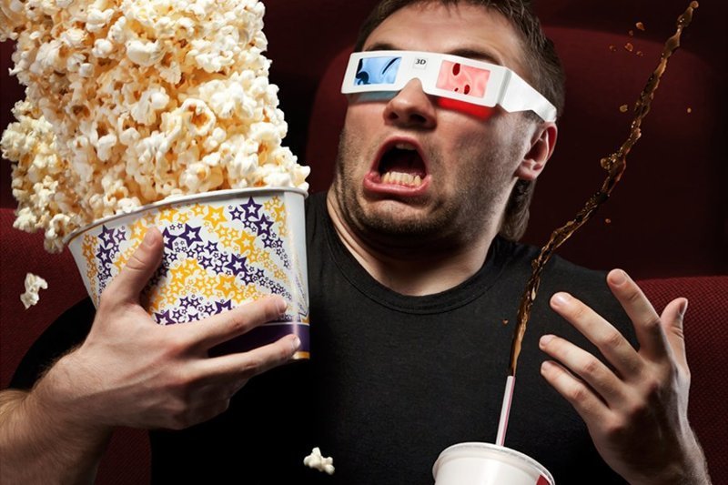 В Госдуме предложили не пускать в кинозал с попкорном