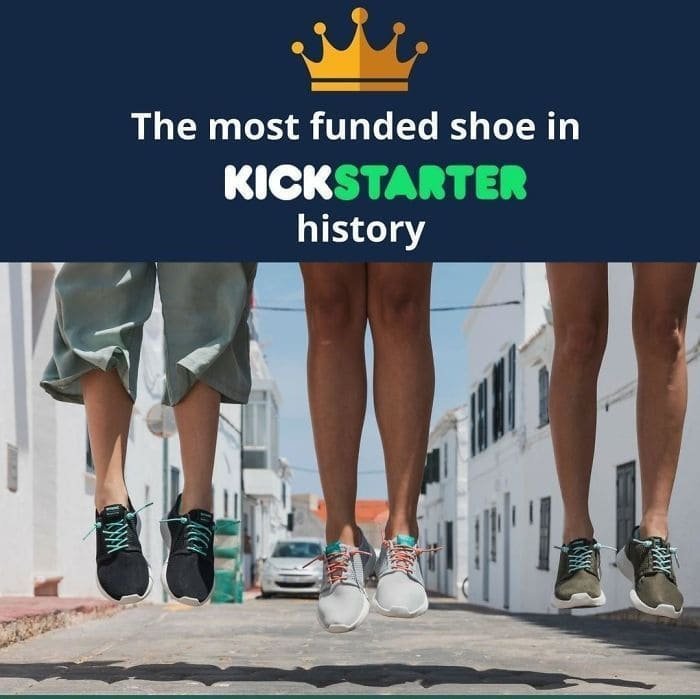 Почему эта реклама обуви выглядит так, будто эти трое повесились?