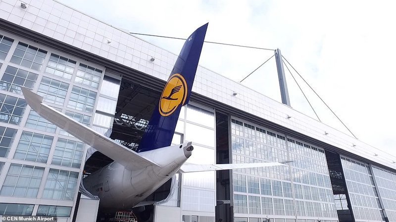 В немецком аэропорту усовершенствовали ворота, чтобы разместить огромный Airbus A380