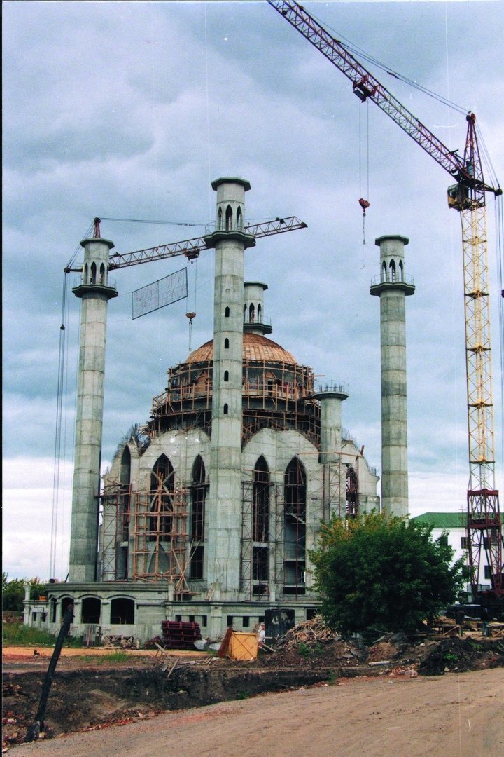 В Казани полным ходом шло строительство нового символа города — мечети Кул-Шариф