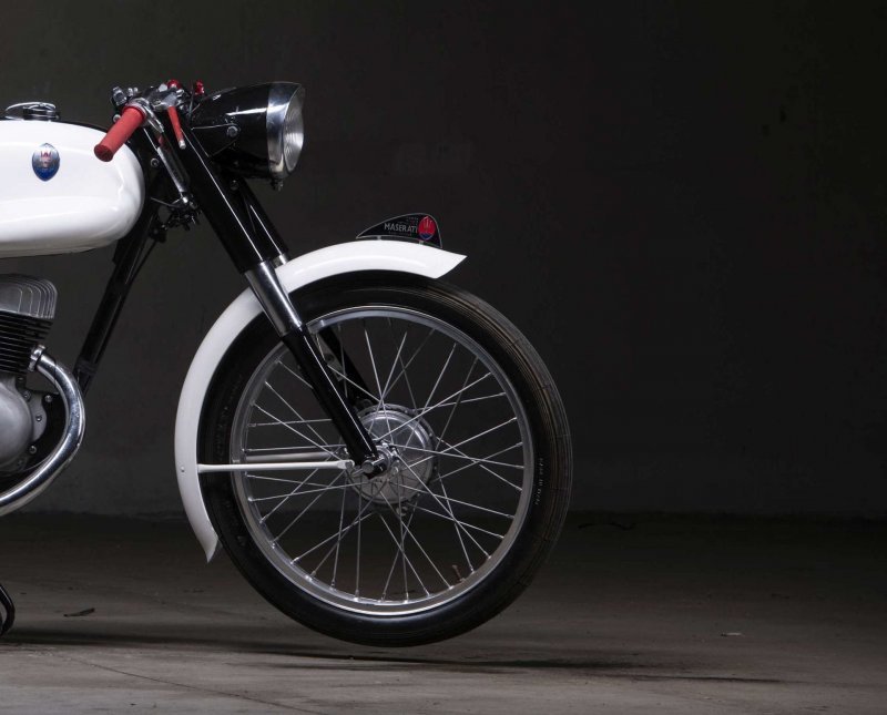 Мотоцикл восстановили в 2012 году. 4 ноября прошел аукцион, на котором этот лот был продан за 17.000 Евро.