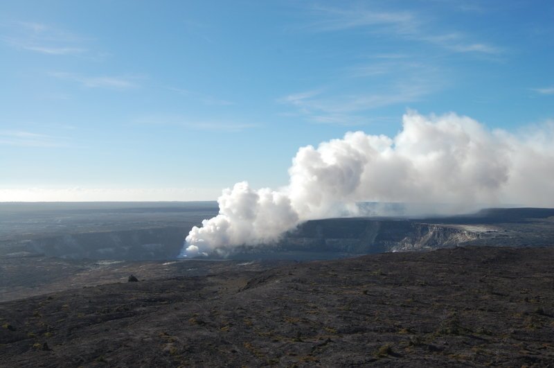 Активность наблюдается в другом кратере Халемаумау