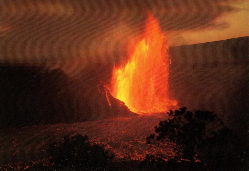 В 1959 году здесь извергался фонтан раскаленной лавы высотой 600 метров !!!
