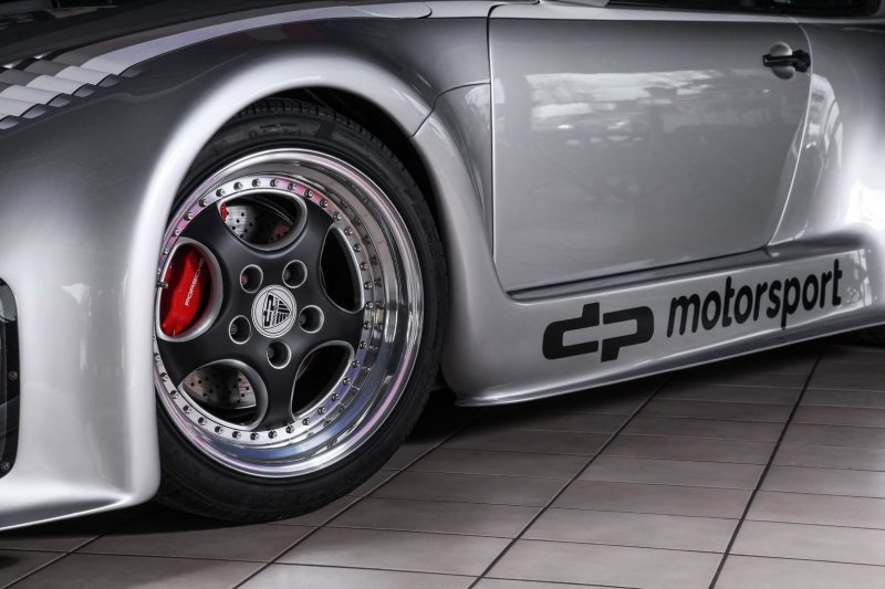 Ателье DP Motorsport построило реплику легендарного Porsche 935