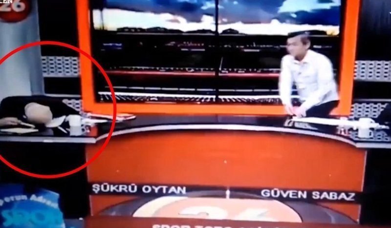 Турецкий ведущий перенес сердечный приступ прямо во время спортивного репортажа