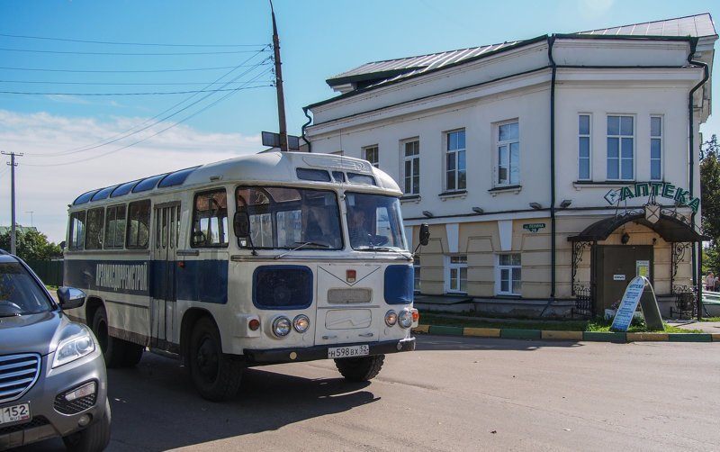 Автобус ПАЗ как неотъемлемая часть российской действительности