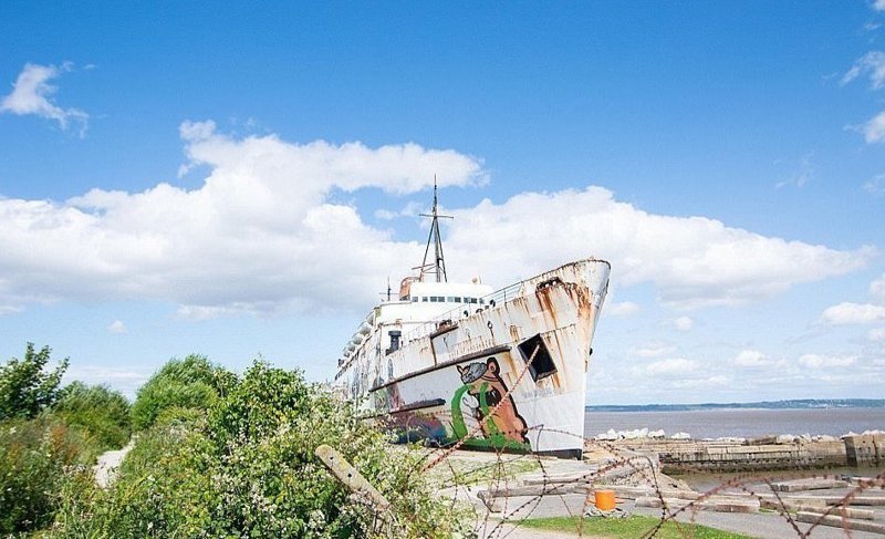 Жуткий заброшенный пассажирский пароход превратился в неожиданную туристическую достопримечательность 