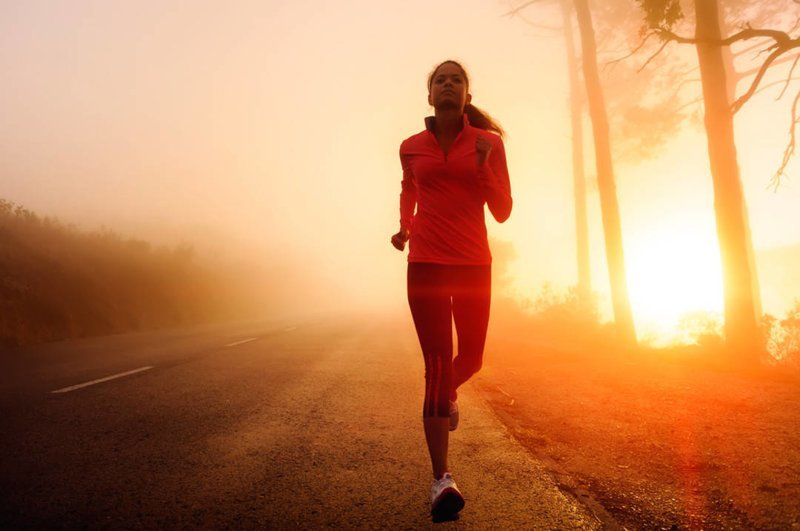 Бег по утрам: польза утренней пробежки