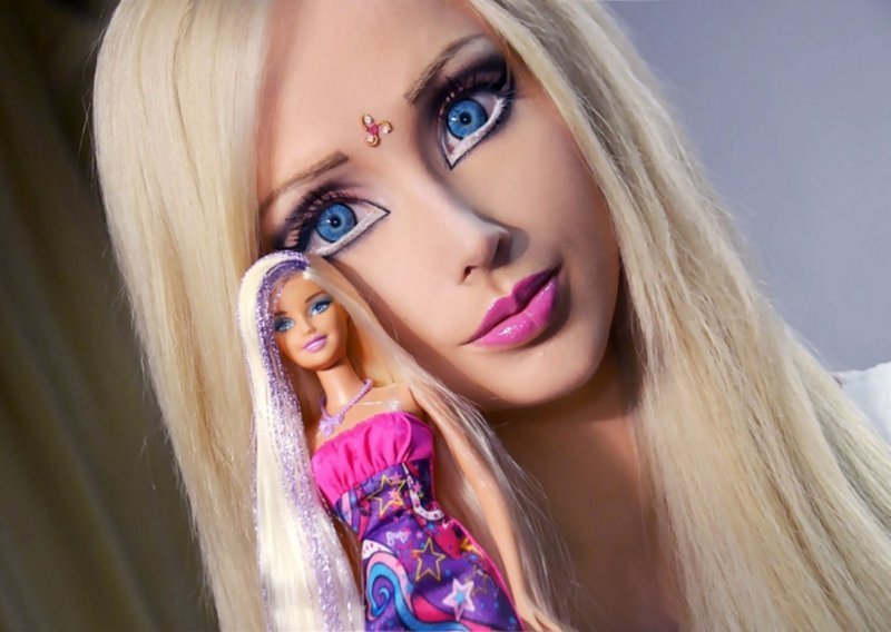 Живая кукла Барби  из Одессы Валерия Лукьянова сегодня кардинально поменяла свой образ
