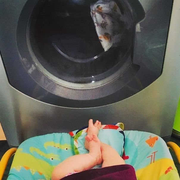 Нужно время для себя? Посадите ребенка перед стиральной машиной - там столько всего интересного! Лайфхак, дети, крутые идеи, родители, смешно