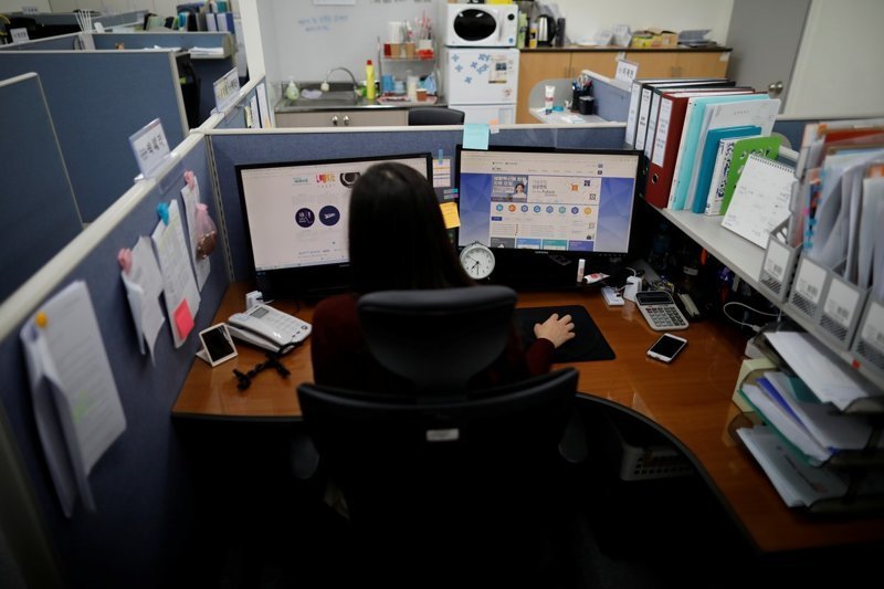 Корейские офисные работники платят $90 за одиночные камеры, чтобы просто отдохнуть