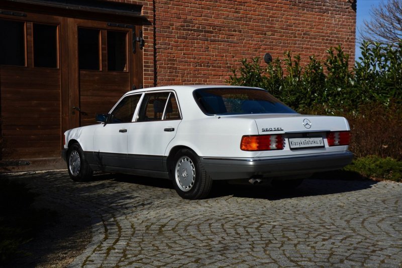 Пробег этого Mercedes-Benz 560 SEL W126 1987 года - 28.471 км
