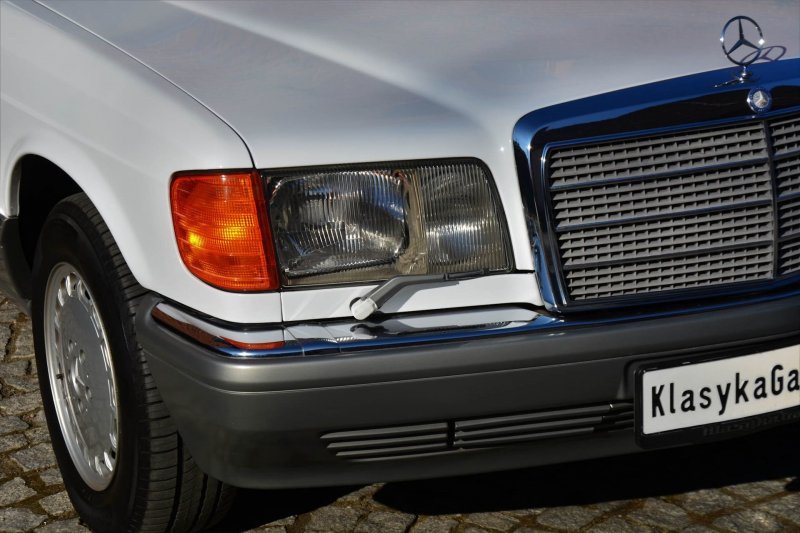 Mercedes-Benz 560 SEL 1987 года с минимальным пробегом из Польши