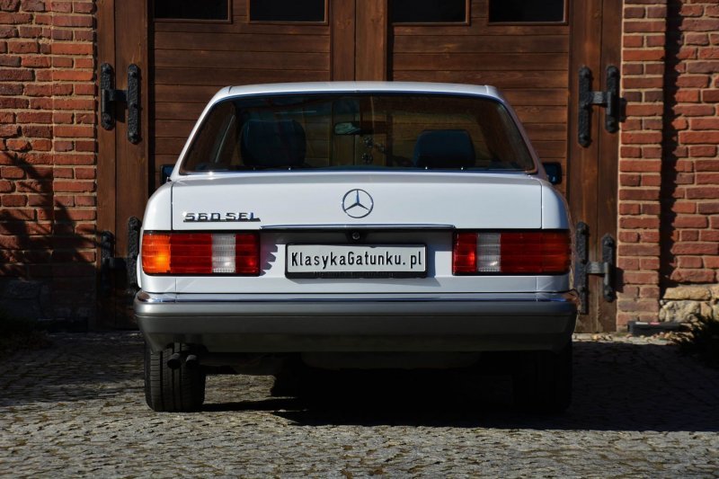Mercedes-Benz 560 SEL 1987 года с минимальным пробегом из Польши