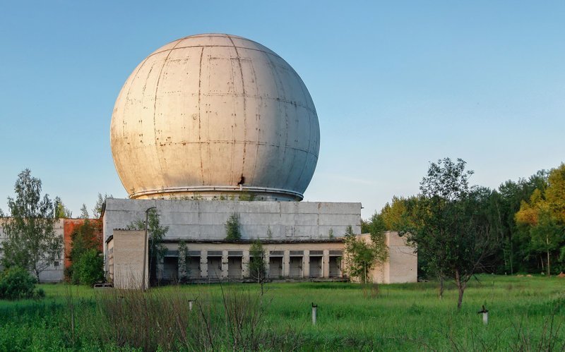 Старый гигантский купол радиолокационной антенны, часть бывшего противоракетного комплекса в Наро-Фоминске, Saoirse2013