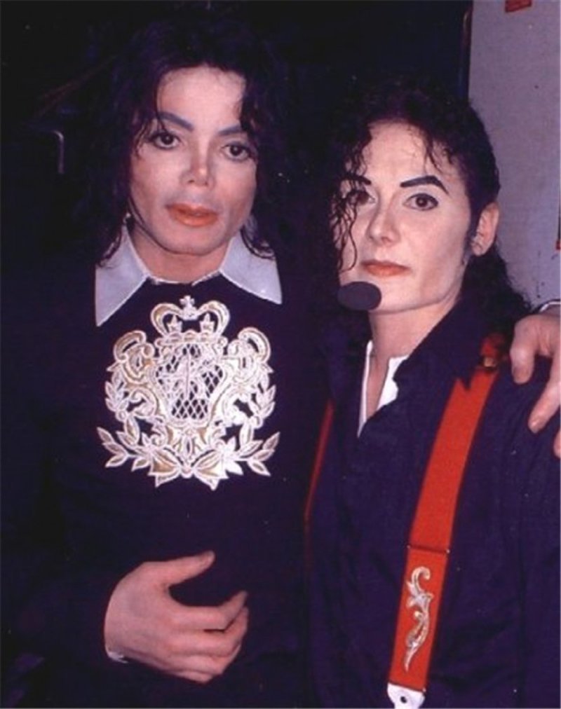Мики Джей, поклонник Майкла Джексона, вложивший в свое преображение тысячи долларов получил-таки признание самого кумира
