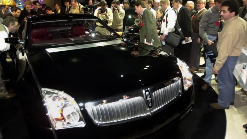 Lincoln MK9: концепт-кар роскошного купе, который был продемонстрирован в 2001 году