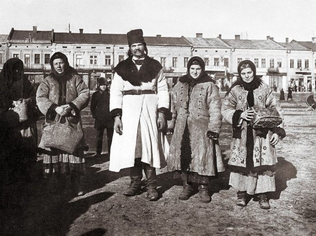 Русины, 1920 (надпись на обороте фото)