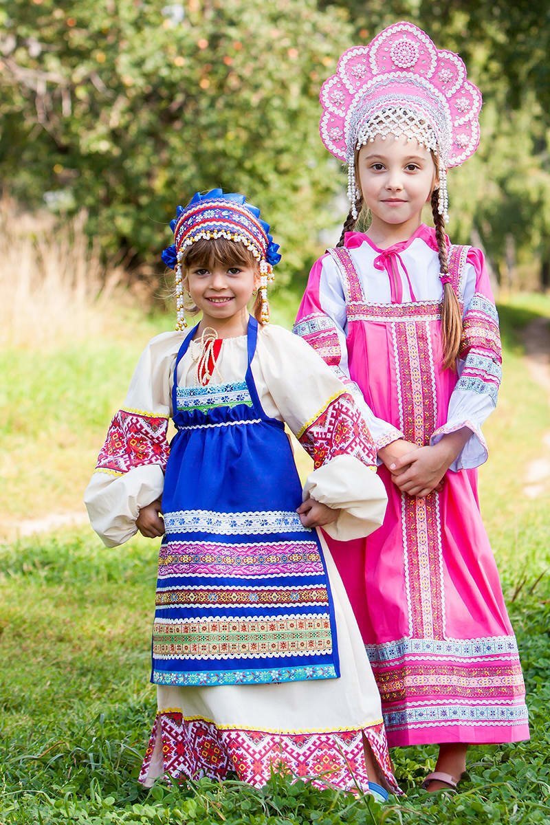 Народные одежды народов. Русский народный костюм. Омский народный костюм. Русска народный кастюм. Рускиенародные костюмы.