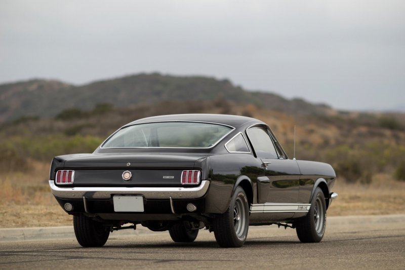 Спасение нерядового Mustang: как Shelby GT350 уберегли от пожара