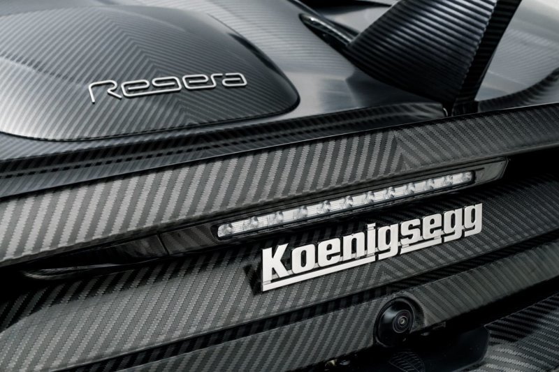 Голый карбон: Koenigsegg выпустил уникальный суперкар из углеродного волокна