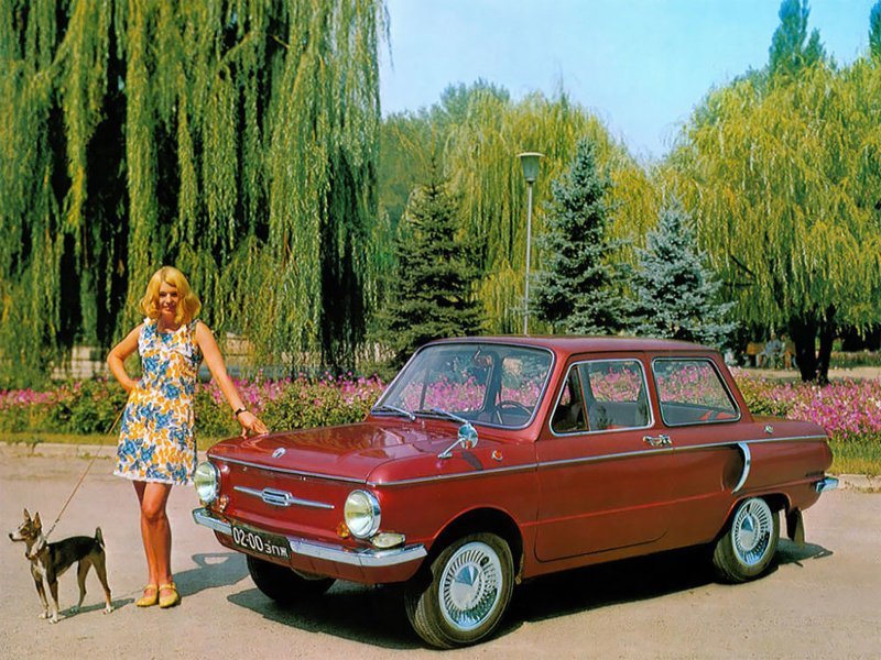 "Запорожец" ЗАЗ-968АЭ, в просторечии - "ушастый", выпускался совсем недолго - с 1971 по 1973 год
