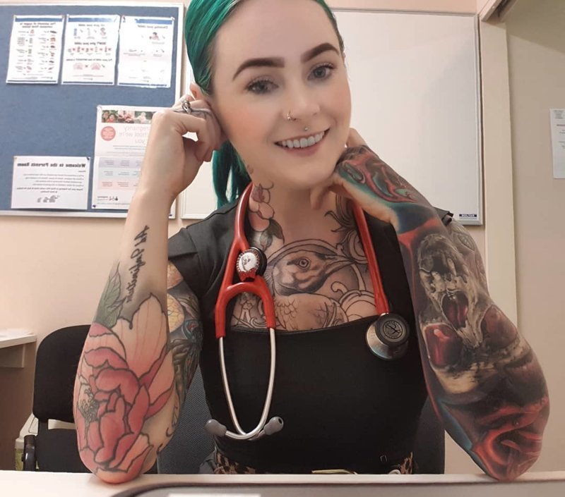Cамая татуированная врач в мире 