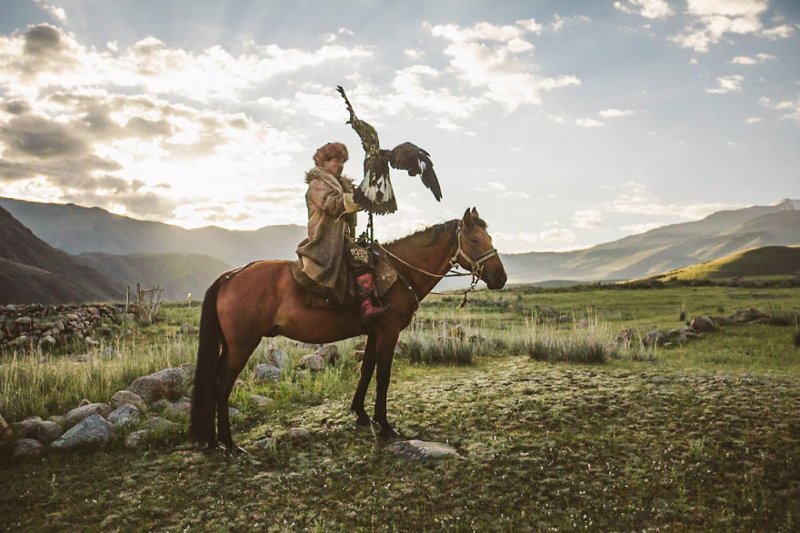 Охотник с беркутом, Монголия