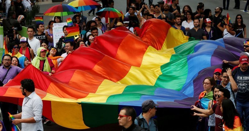 Ну и всем известный - радужный флаг ЛГБТ