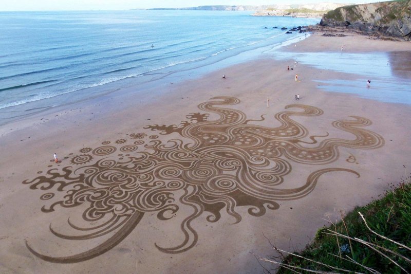 Рисунок на песке