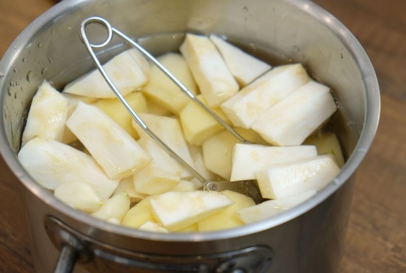 Как из картофельного пюре сделать праздничное блюдо на Новый Год